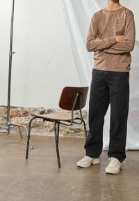 LMTD Džíny Relaxed Fit - grey denim