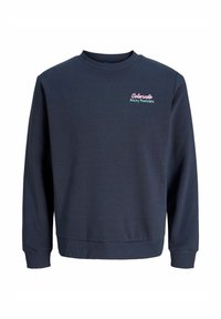 Sudadera azul marino hecha de tejido suave, con un cuello redondo y puños acanalados. Incluye texto bordado: "Colorado Rocks Mountains."