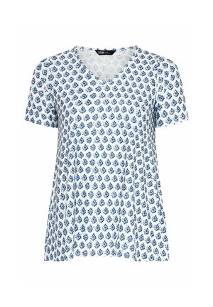 Haut blanc à manches courtes et col en V avec un motif floral bleu répétitif, fabriqué en tissu léger.