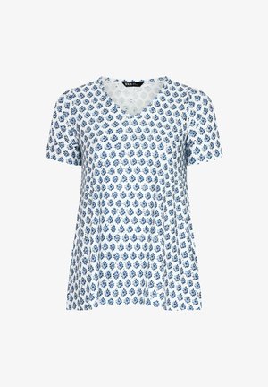 Haut blanc à manches courtes et col en V avec un motif floral bleu répétitif, fabriqué en tissu léger.