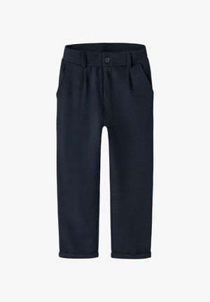 Marineblauwe broek van gladde stof met een knoopsluiting, lussen voor een riem, twee zijzakken en opgerolde pijpen aan de onderkant.