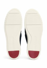 Tommy Hilfiger TOMMY HILFIGER LACE-UP SUEDE HYBRID BOAT SHOES - Náuticos - desert sky