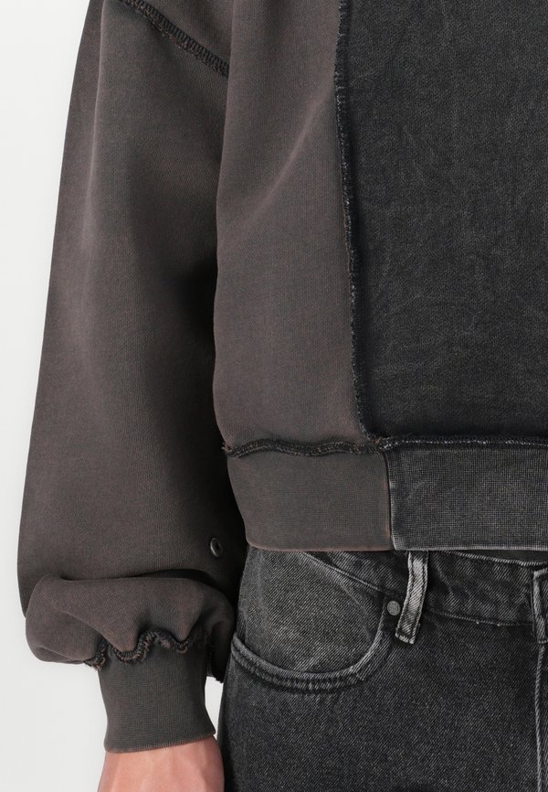 CLEAVE - Sweatshirt2