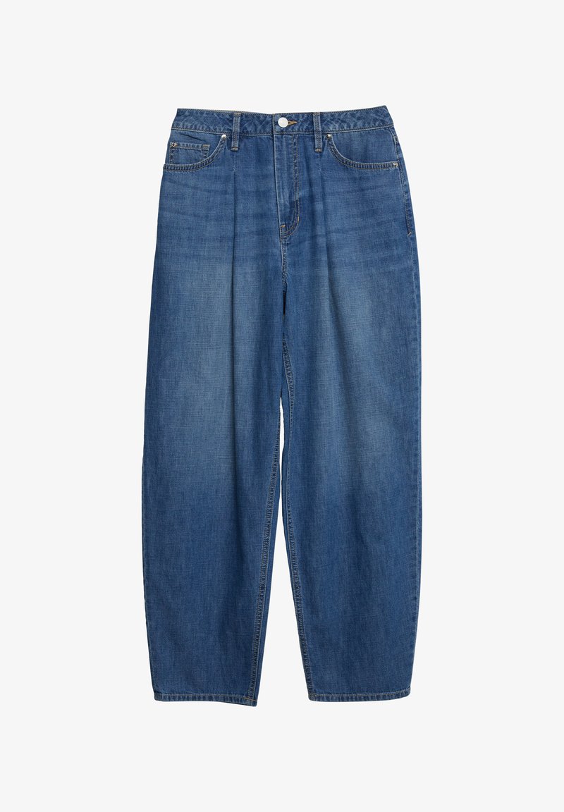 Jean en denim bleu taille haute à coupe décontractée, avec bouton devant, fermeture éclair, deux poches avant et passants de ceinture, présenté sur fond blanc.