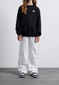Nike Sportswear CLUB CREW UNISEX - Sweatshirt - black/white