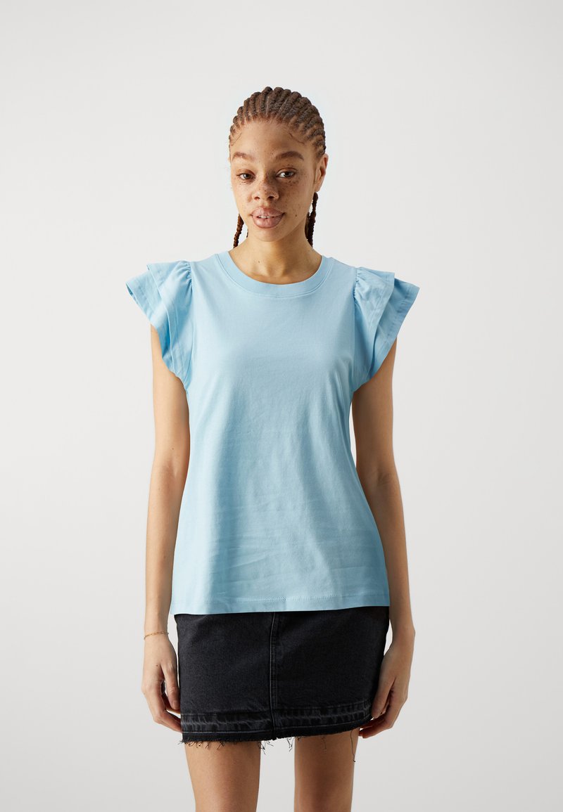 Selected Femme SLFCAMILA SS RUFFLE - Triko s potiskem - sky blue