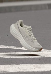 Δεν επιλέχθηκε, ivory/gum