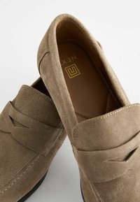 Next Belebújós cipők - taupe brown