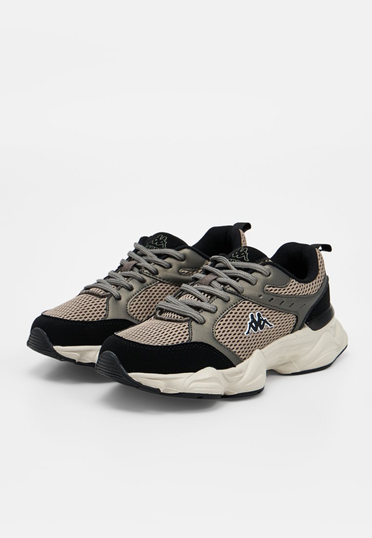 Sneaker low