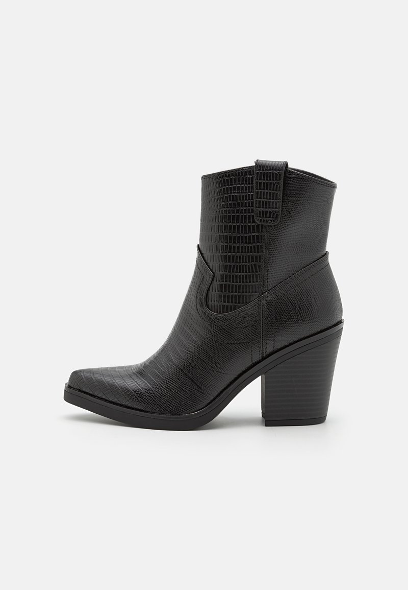 Call it Spring WILDWEST - Kauboi/mootorratturi poolsaapad - black