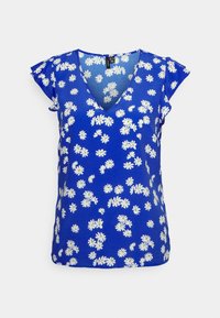 Blusa floral azul com decote em V, mangas curtas com babados e um padrão de margaridas brancas com centros amarelos em um tecido suave.