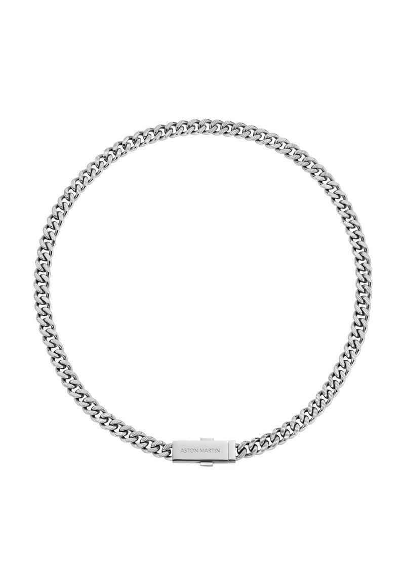 Collana con catena in argento con maglie incastrate, caratterizzata da una texture lucida e un fermaglio inciso con "Aston Martin". Design semplice.