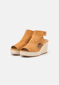 River Island Sandály na platformě - brown