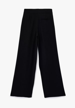 Mustat leveät housut, joissa on sileä pinta, litteä etuosa ja yksi takatasku. Suunniteltu mukavuuden ja monikäyttöisyyden vuoksi.