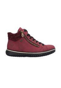 Baskets montantes en cuir rouge avec un col en tricot texturé, des détails en doré sur la fermeture éclair, des lacets noirs et une semelle en caoutchouc �à motif.
