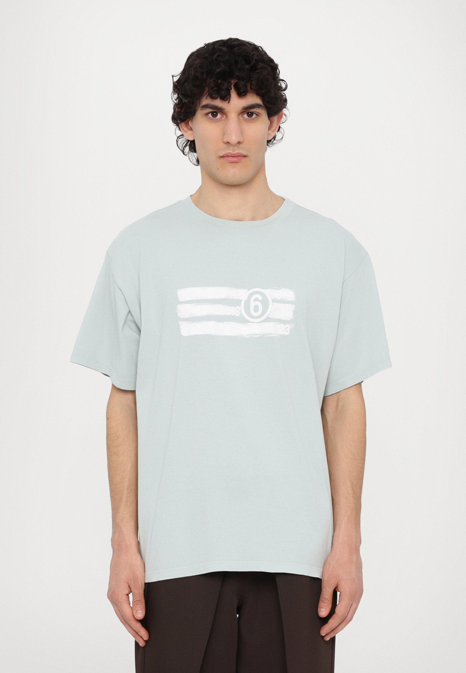 トップス MM6 print t-shirt MM6 Maison Margiela Print T-shirt - blue grey/grey - Zalando