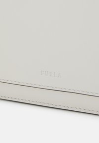 Furla SFERA MINI CROSSBODY - Taška s příčným popruhem - marshmallow