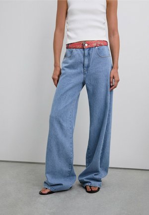 Vaqueros a campana - denim