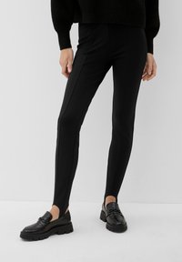 s.Oliver MIT FUSSSCHLAUFE - Legging - schwarz