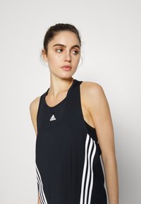 adidas Performance WTR ICNS TK - Topper - black/white