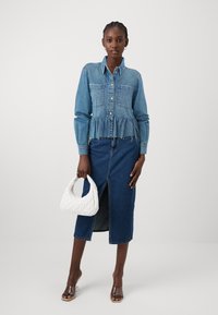 ONLY ONLELLI FRILL - Button-down blouse - medium blue denim