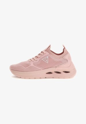 Pantofi sport roz deschis, cu un material texturat, vârf rotund, guler căptușit și un logo pe lateral. Au caracteristici vizibile de amortizare cu aer în talpă.