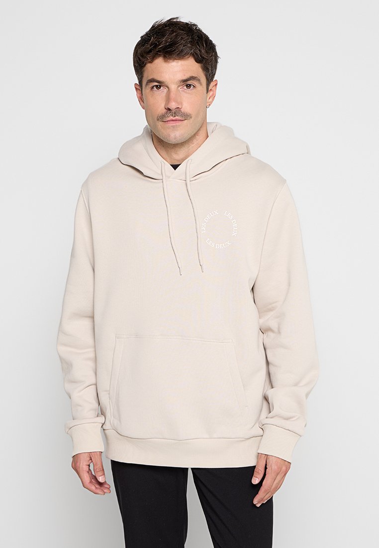 Les Deux Hoodie zandkleur Les Deux Hoodie zandkleur