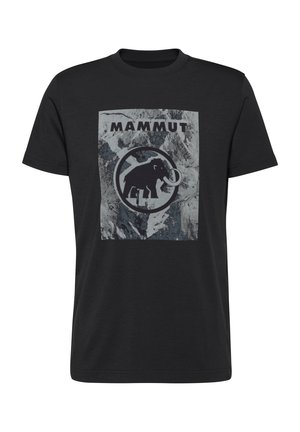 Sort bomulds T-shirt med et grafisk kvadratdesign med en stiliseret mammut og bjergtekstur, mærket "MAMMUT" øverst.