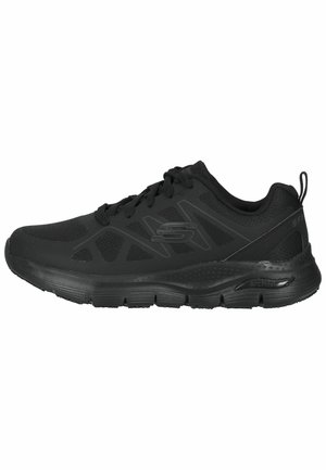 Zapatillas deportivas negras hechas de malla y materiales sintéticos, con un diseño texturizado, suela gruesa y acento de logo en el lateral.
