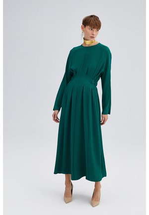 Touché Privé CREPE WITH INVERTED PLEAT - Maksi garuma kleita - green