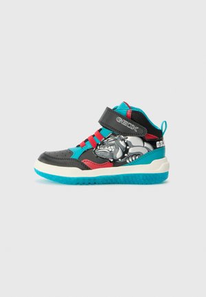 Sort og turkis højtop sneakers med røde detaljer, udstyret med en velcro-strop, struktureret gummisål og et grafisk bulldogdesign.