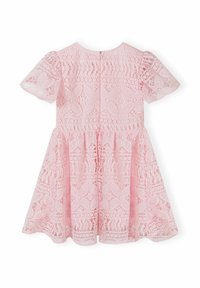 Rosa spetsklänning med korta ärmar, rund halsringning och en utsvängd kjol med blommiga och geometriska mönster, stängd med en dragkedja i ryggen.