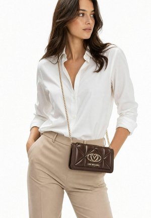 Love Moschino, UMHÄNGETASCHE 18 CM - Umhängetasche - marrone