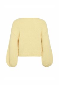 Rumena skrajšana pulover s teksturiranim pletenjem, širokimi, rahlo napihnjenimi rokavi in rebrastim robom. Hrbtna stran je enobarvna brez okrasitev.