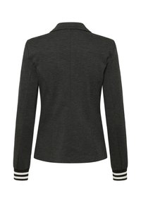 Blazer gris foncé en tissu texturé, avec un col cranté et des poignets rayés pour le contraste. Coupe cintrée sans fermetures visibles.