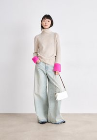 FROM FUTURE Trui - beige