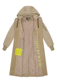 Lang beige jasje met een capuchon, voorzien van een gladde binnenvoering, elastische manchetten, zijzakken en neongele accenten, waaronder een logo.