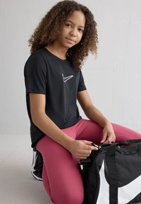 Nike Performance UNISEX - T-shirt desportiva - black/white