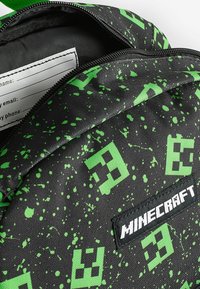 Next LICENSE REGULAR FIT - Cartable d'école - minecraft creeper