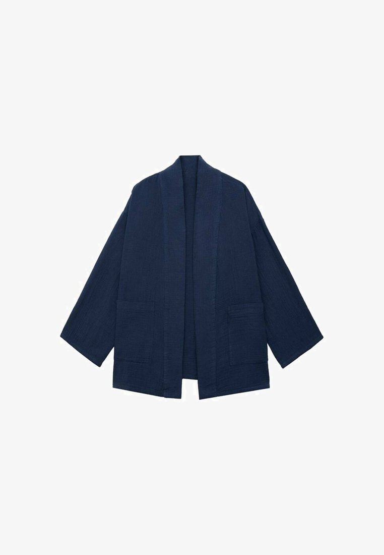 Giacca kimono in lino blu navy con maniche ampie, apertura frontale e due tasche anteriori. Tessuto texturizzato con un fit casual e morbido.