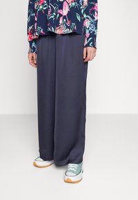 Pieces PCMIA WIDE PANTS - Calças - sky captain