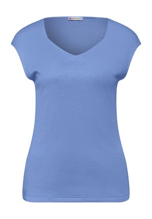 Světle modrý dámský top s krátkými rukávy a výstřihem do V, s visačkou značky Street One na límci.