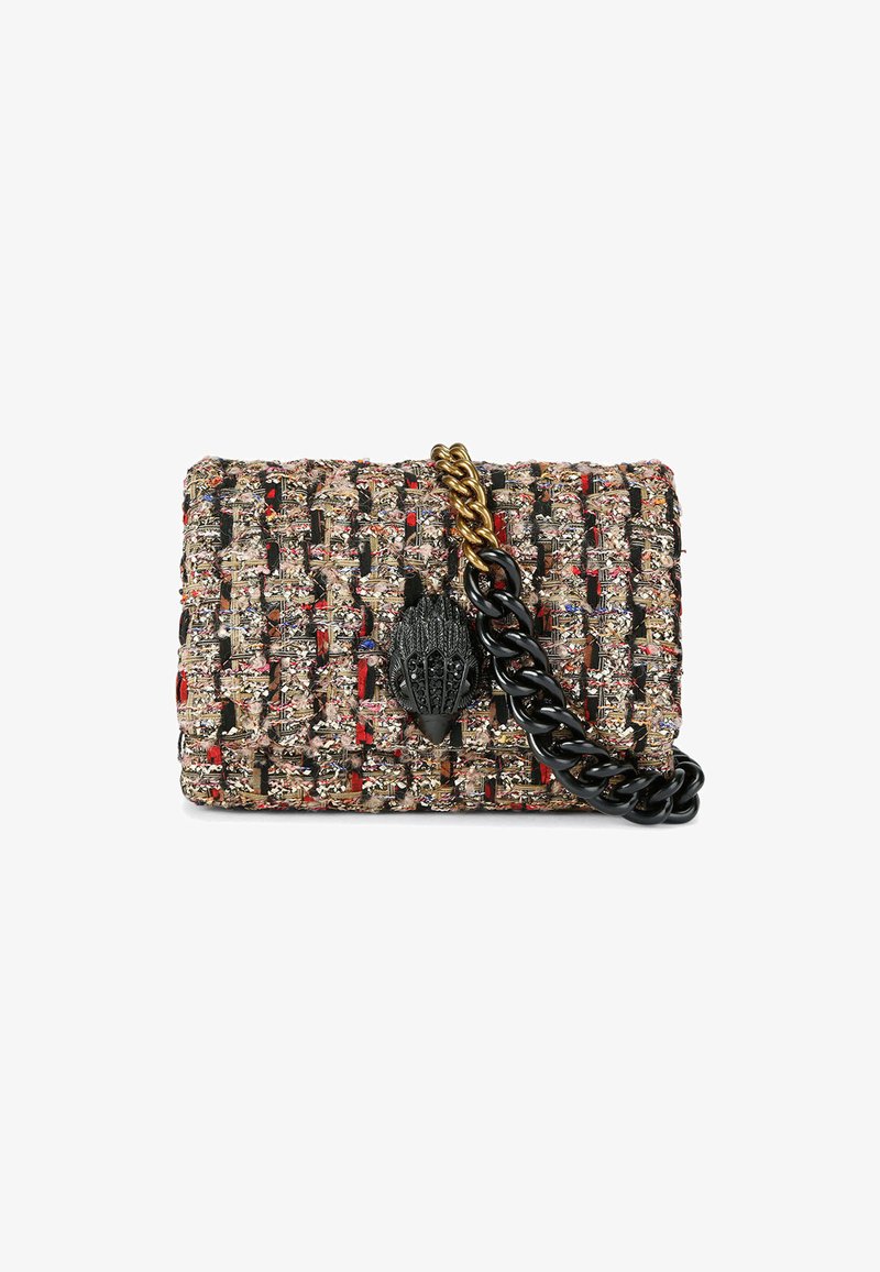 Torebka z tkanej tkaniny tweed w wielokolorowy wzór, z czarnym ozdobnym detalem i masywnym łańcuchem w kolorze czarnym i złotym.