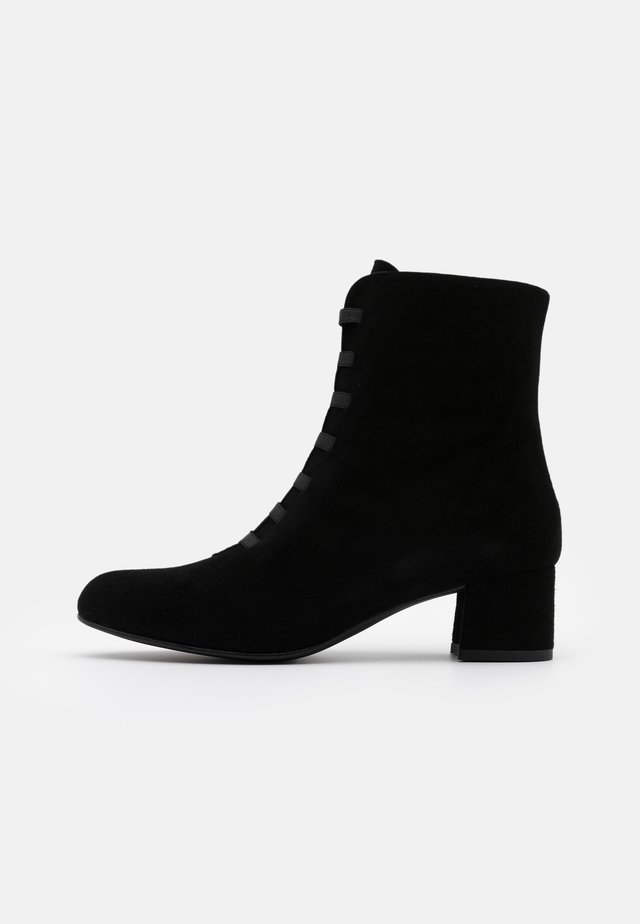 DIANBO - Botki sznurowane - black