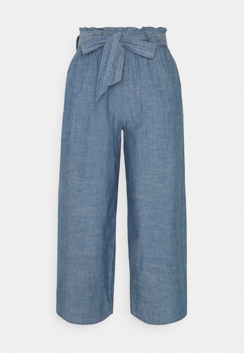 Pantalon large bleu taille haute avec une taille paperbag et une ceinture en tissu assortie nouée en nœud devant.