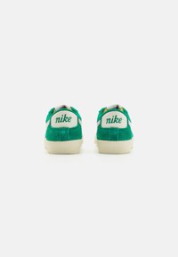 Nike Sportswear Tenisky - green