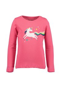 Rosa Langarmshirt aus Baumwolle mit einem weißen Einhorn-Graphic, das eine Regenbogenmähne und bunte Sterne zeigt. Glatte Textur.