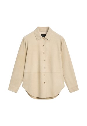 Beiges, langärmeliges Hemd aus weichem Stoff mit Kragen, Knopfleiste vorne und geschwungener Saumlinie. Verfügt über eine glatte Textur und ein minimalistisches Design.