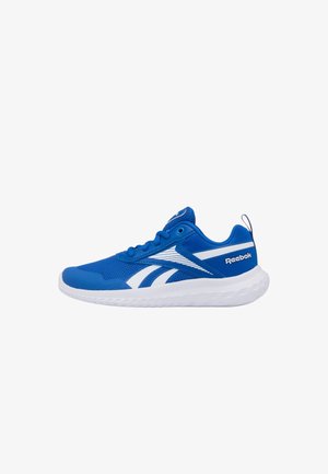 Blauwe Reebok sportschoen met witte accenten, bovenwerk van mesh, dikke witte zool en logo aan de zijkant op een effen witte achtergrond.