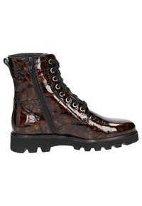 Bottines en cuir verni marron avec un motif crocodile, lacets noirs, fermeture éclair latérale et semelle robuste pour une meilleure traction.